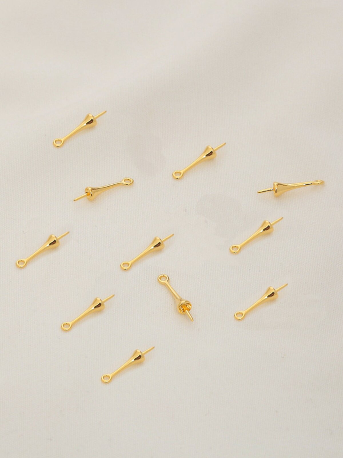 18K 구리 도금 진짜 골드 색상 보존 벨트 하프 홀 옥 크리스탈 진주 홀더 DIY 수제 보석 귀걸이 매달려 펜던트