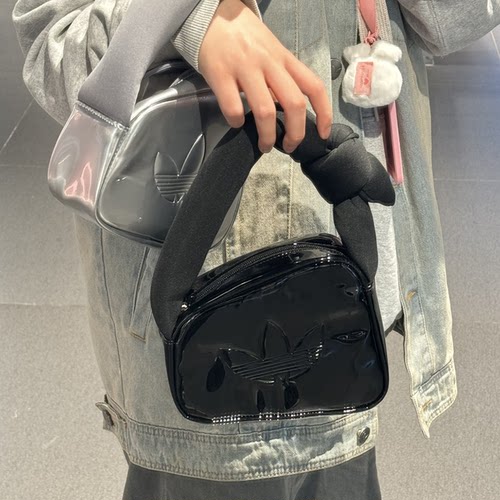Adidas阿迪达斯三叶草女子亮面时尚蝴蝶结迷你手提包拎包JC6012