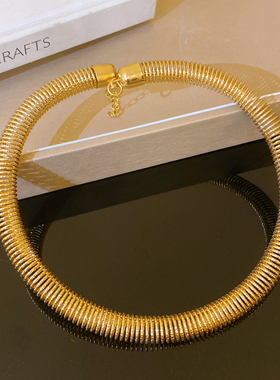欧美夸张金色螺纹项圈