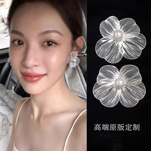钟楚曦同款轻奢银色花朵耳饰法式夸张花瓣耳环高级感设计珍珠耳钉