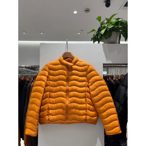 高端95白鸭绒轻薄立领排骨羽绒服女短款2026冬季新款外套701吾