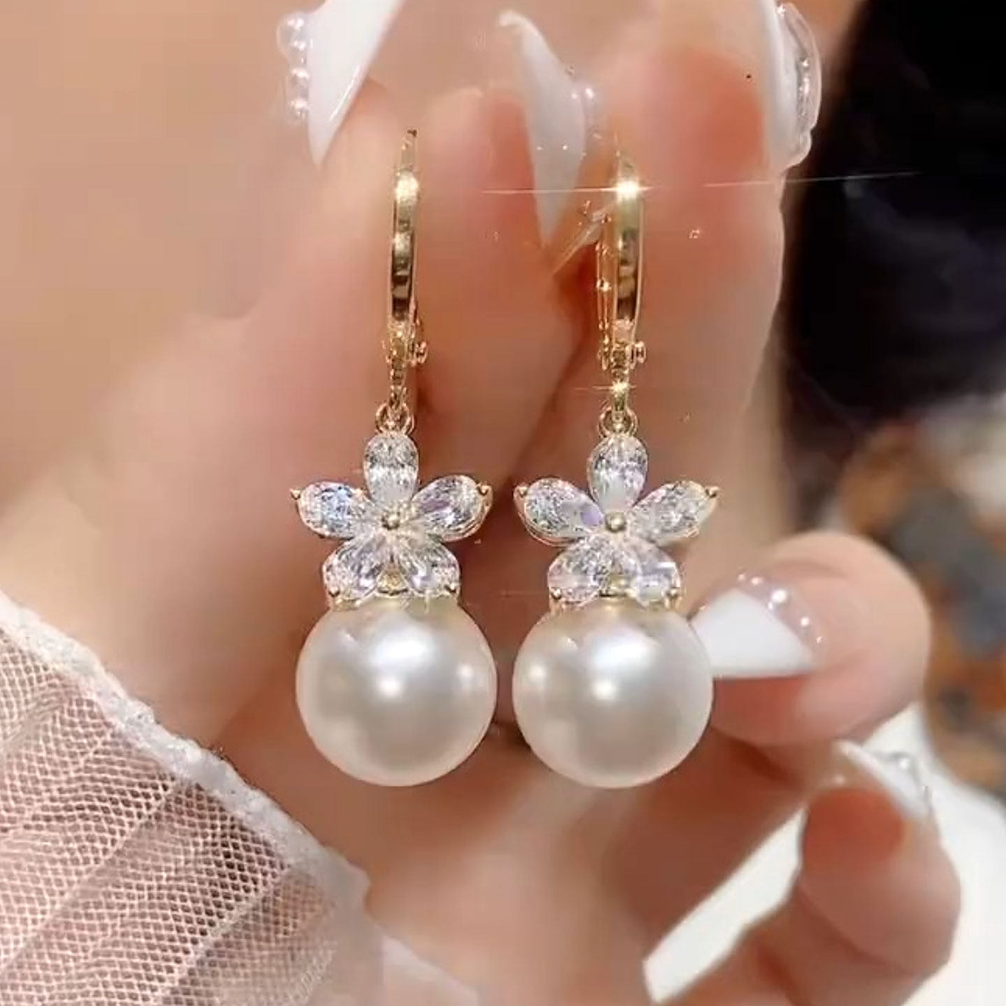 轻奢高级感满钻花瓣珍珠耳扣日韩时尚流行耳坠气质女神范小众耳饰