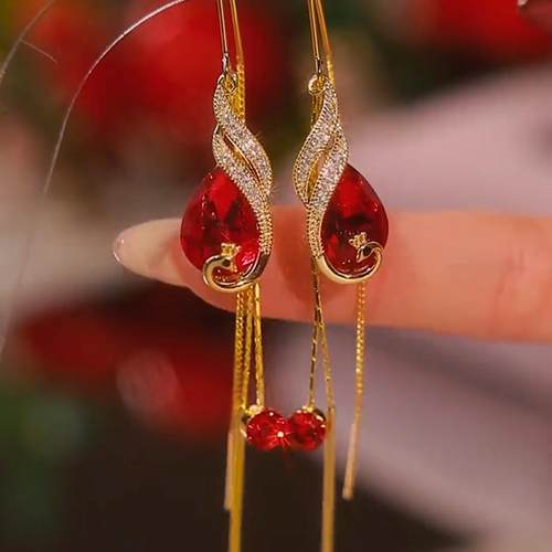 2025年新款气质长款流苏孔雀耳环