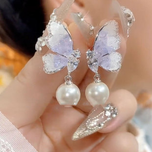 对称浅蓝色蝴蝶珠珠耳钉韩系百搭个性风耳饰轻奢高级感女性耳环