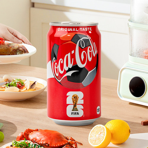 日本原装进口可口可乐FIFA世界杯限定版包装原味碳酸可乐350ml罐