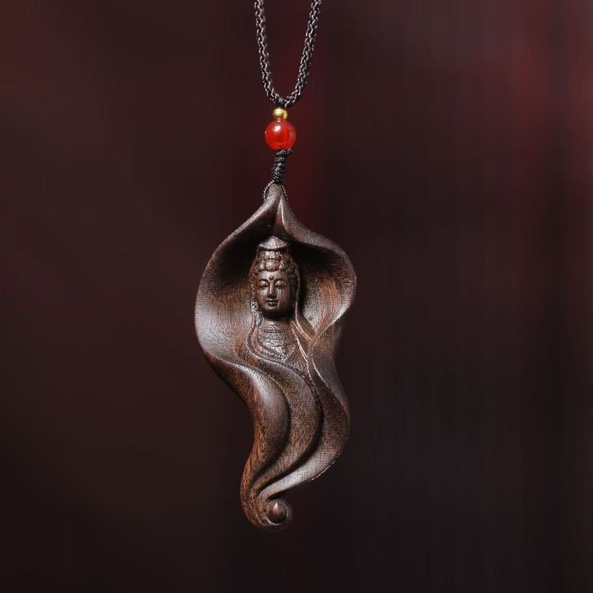 越南沉香木雕荷叶观音手把雕刻