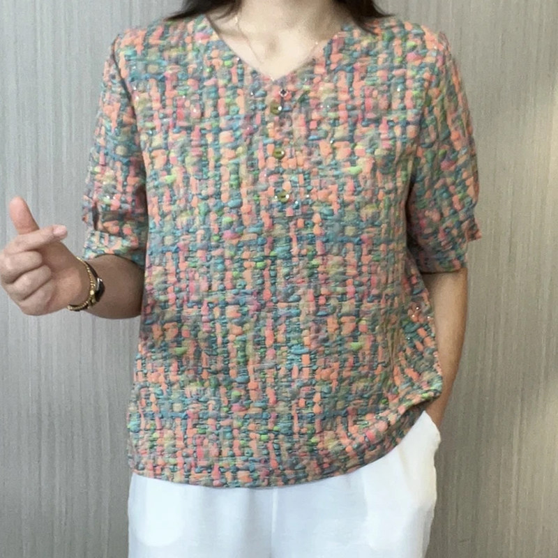 2025夏季薄款V领女士五分袖T恤时尚宽松拼色碎花小衫中老年妈妈装