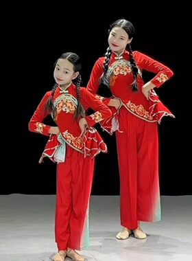 新款儿童红色秧歌演出服女中国风喜庆腰鼓表演服套装手绢表演群舞