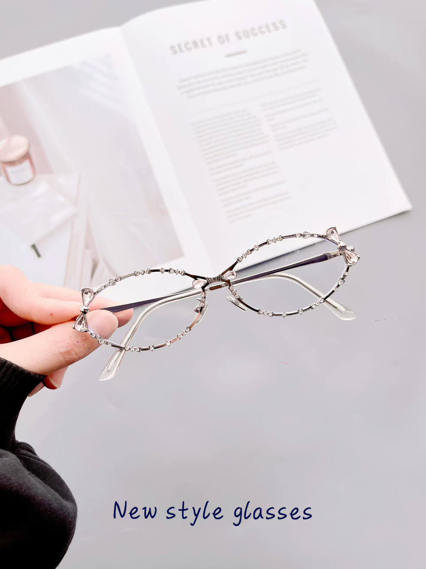 新款猫眼镶钻钻石y2k眼镜框女款潮高级感辣妹素颜可配度数近视镜