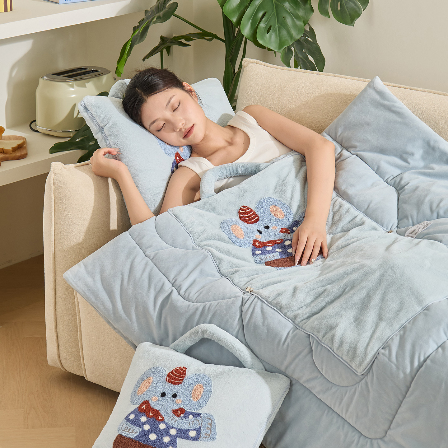 手拎双面绒抱枕被子两用二合一车用午睡枕头沙发靠垫学生宿舍盖毯