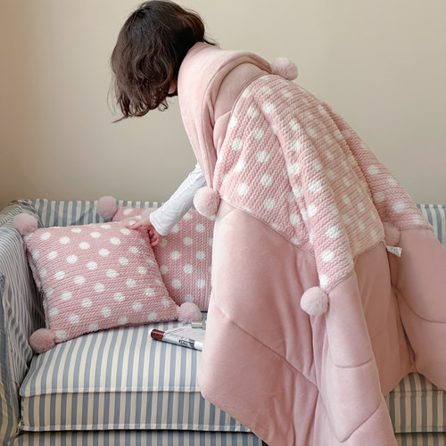 毛球加厚牛奶绒抱枕被子两用