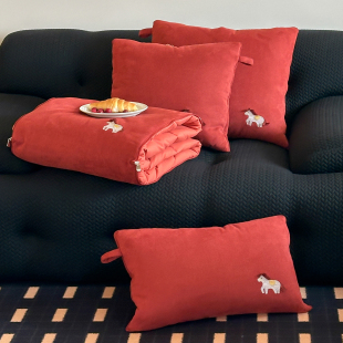 手拎马年红色抱枕被子两用家居办公午休盖腿被可折叠车载靠垫礼物