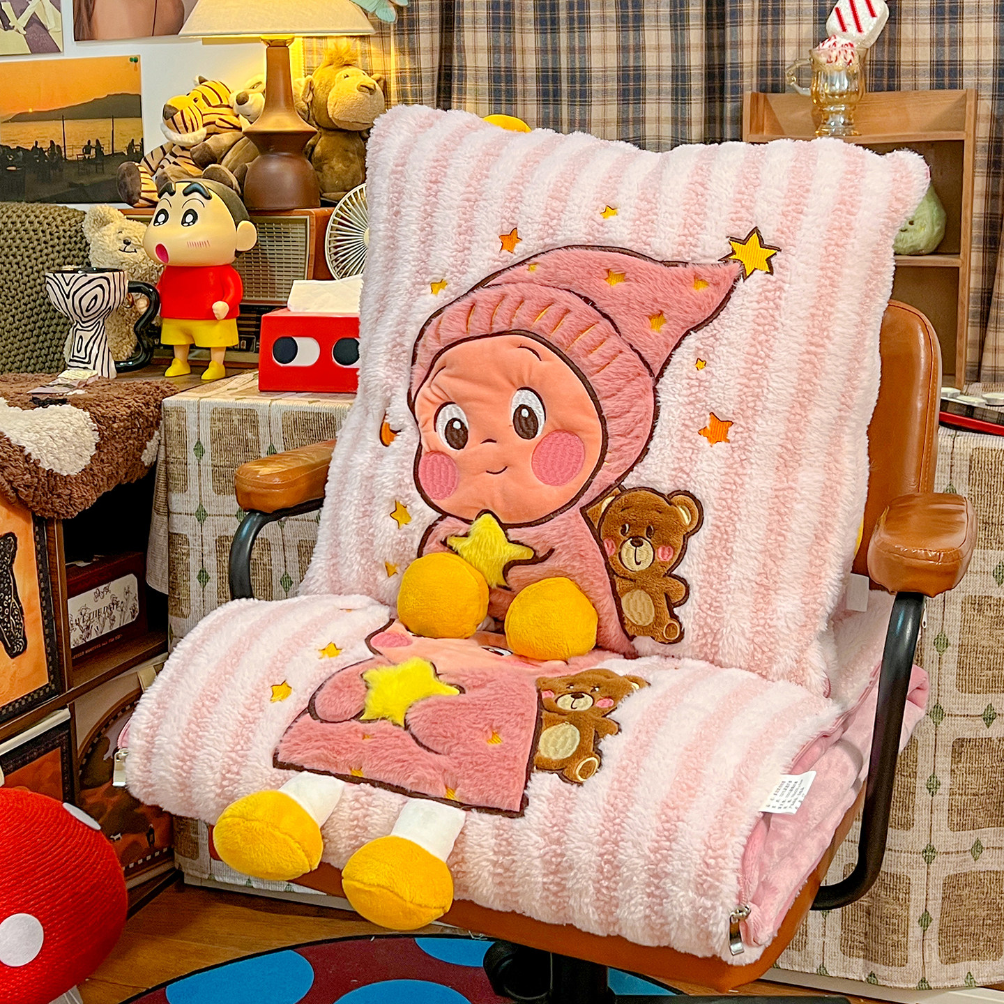 卡通毛绒手提抱枕毯子二合一两用薄款车载空调被办公室午睡毯子靠