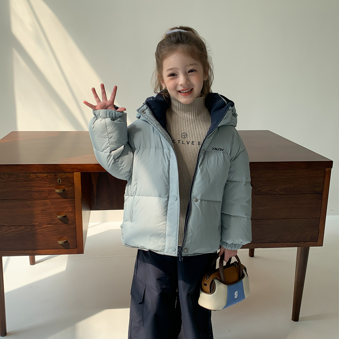 女童羽绒服2025冬装新款加厚保暖90白鸭绒儿童短款双面穿童装外套