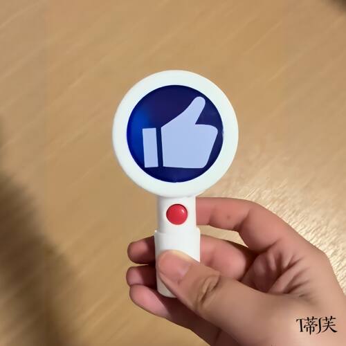 对错扭蛋按钮举手牌创意可发声对错棒举手牌抽象发光打卡牌小玩具