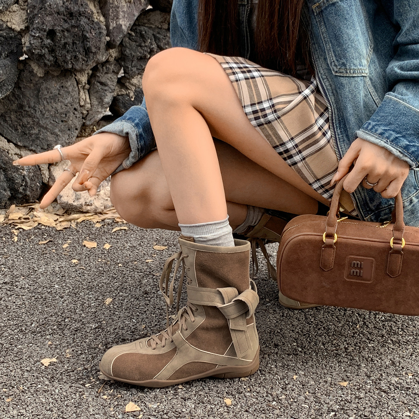 欧阳娣娣同款真皮高帮赛车靴女2026新款牛皮拳击靴马丁靴绑带短靴