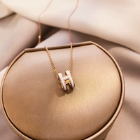 Белый, не выцветает