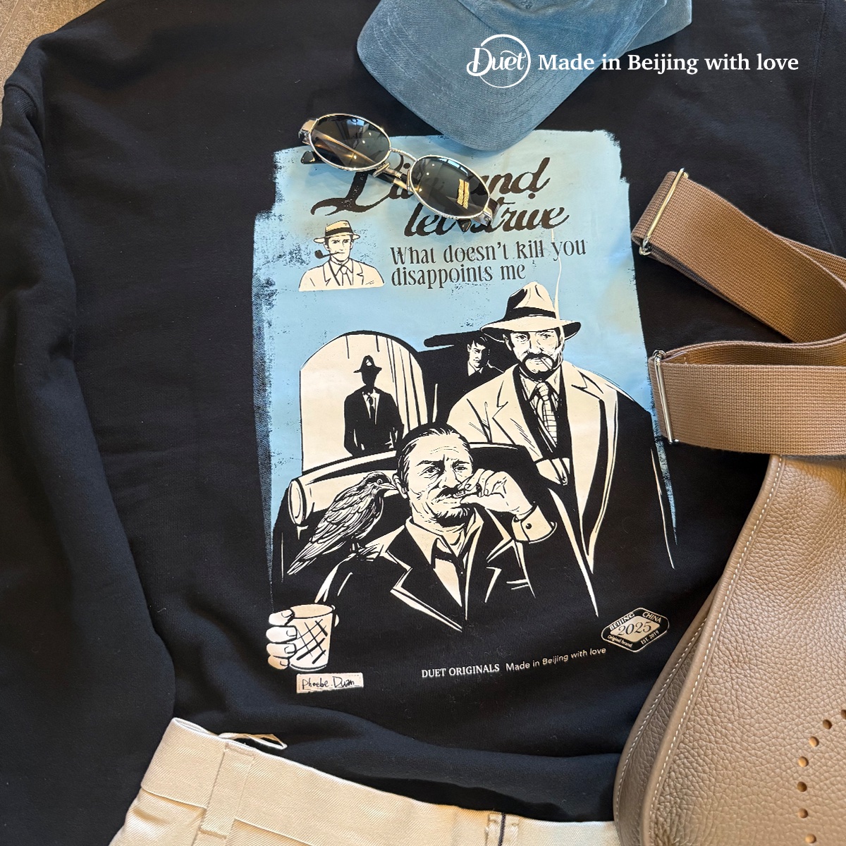 2025duet原创 复古漫画风格live and let strive圆领黑色卫衣