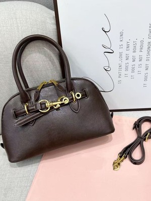 包包MIU谬家贝壳包2024冬季新款简约时尚保龄球包手提斜跨包跨境