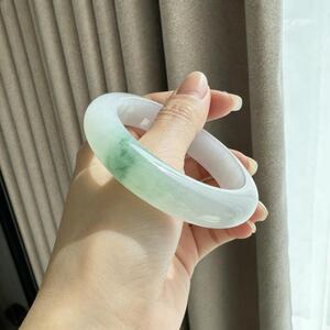 “莺岚凝镯”缅甸老坑玉石翡翠玉手镯子浅绿飘花玉手镯女款处理