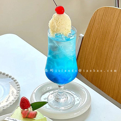 ins风玻璃收腰鸡尾酒杯