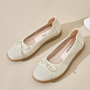 肥胖脚中老年人凉皮鞋女牛筋平底真皮软底中年妈妈方口镂空洞洞鞋