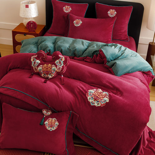 秋冬牛奶绒婚庆四件套中式双喜刺绣红绿双色珊瑚绒结婚被套床单