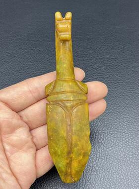 岫玉仿古做旧龙钩小摆件