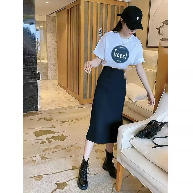 休闲套装女夏款网红穿搭小个子洋气显瘦字母t恤开叉包臀半身长裙
