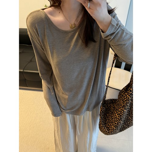 FENG甜甜_慵懒风宽松显瘦圆领长袖T恤女春季软糯休闲百搭打底上衣