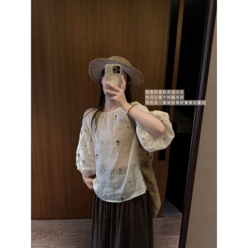FENG甜甜_刺绣圆领苎麻小衫女宽松少女娃娃衫花朵设计感长袖衬衫