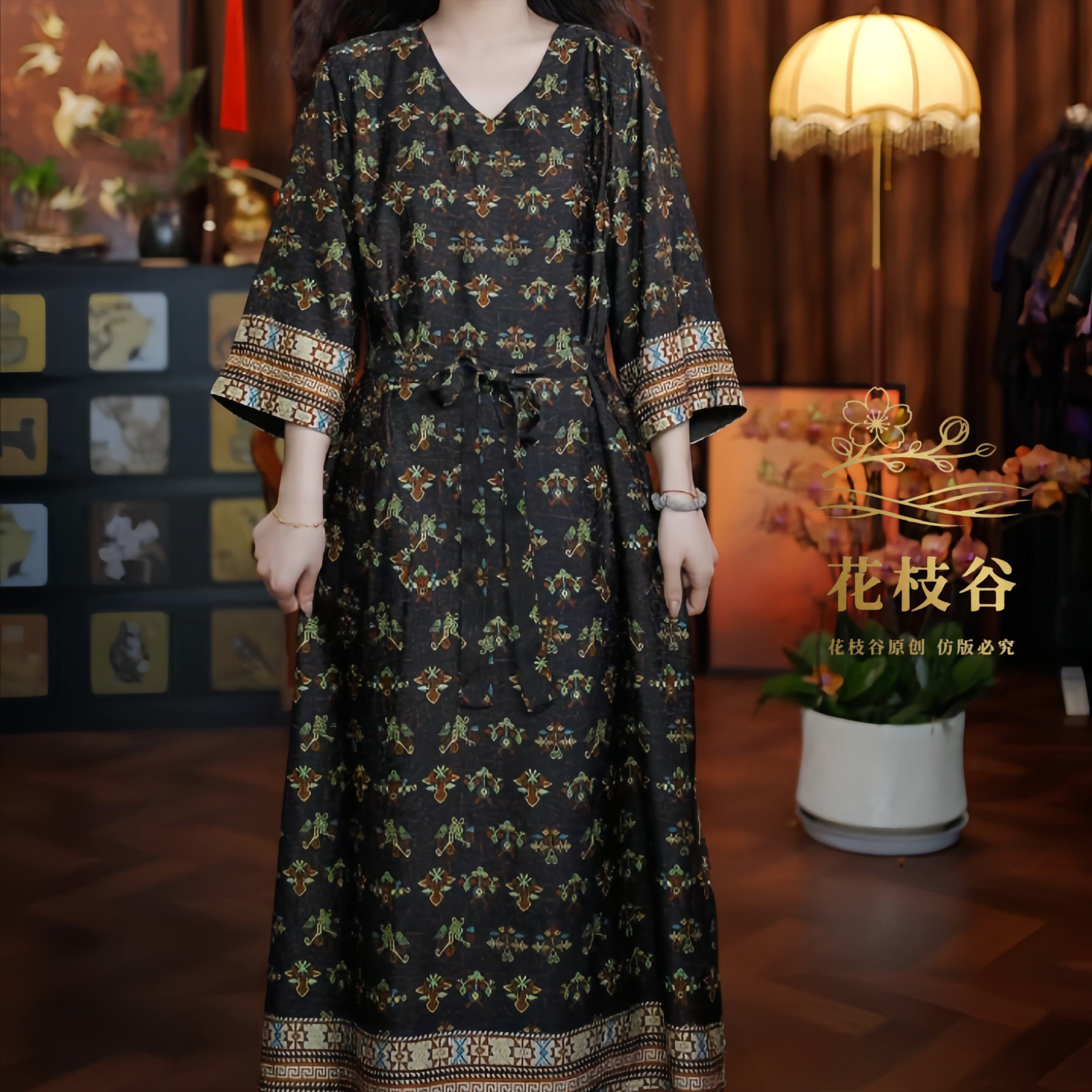 竖萧而奏（黑黄色）2026V领五分袖提花老料定位花女装连衣裙