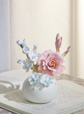 景德镇陶瓷花瓶手工花加蓝色梅花枝套组小清新摆件客厅装饰花香薰