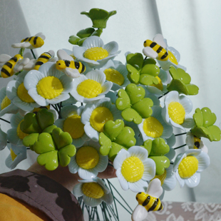 景德镇陶瓷蜜蜂四叶草太阳清新纯手工捏制陶瓷铁杆花居家装饰摆件
