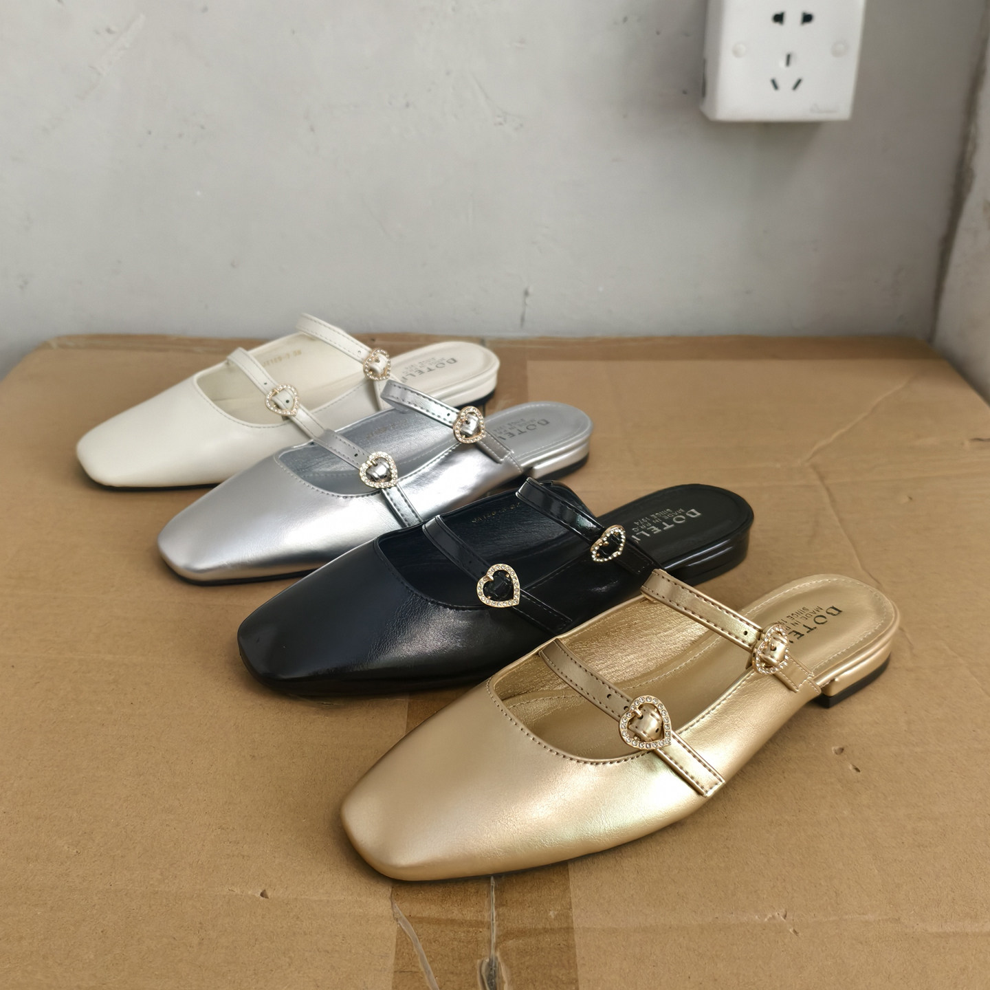 夏季新款配裙子时装女士日常拖鞋图片