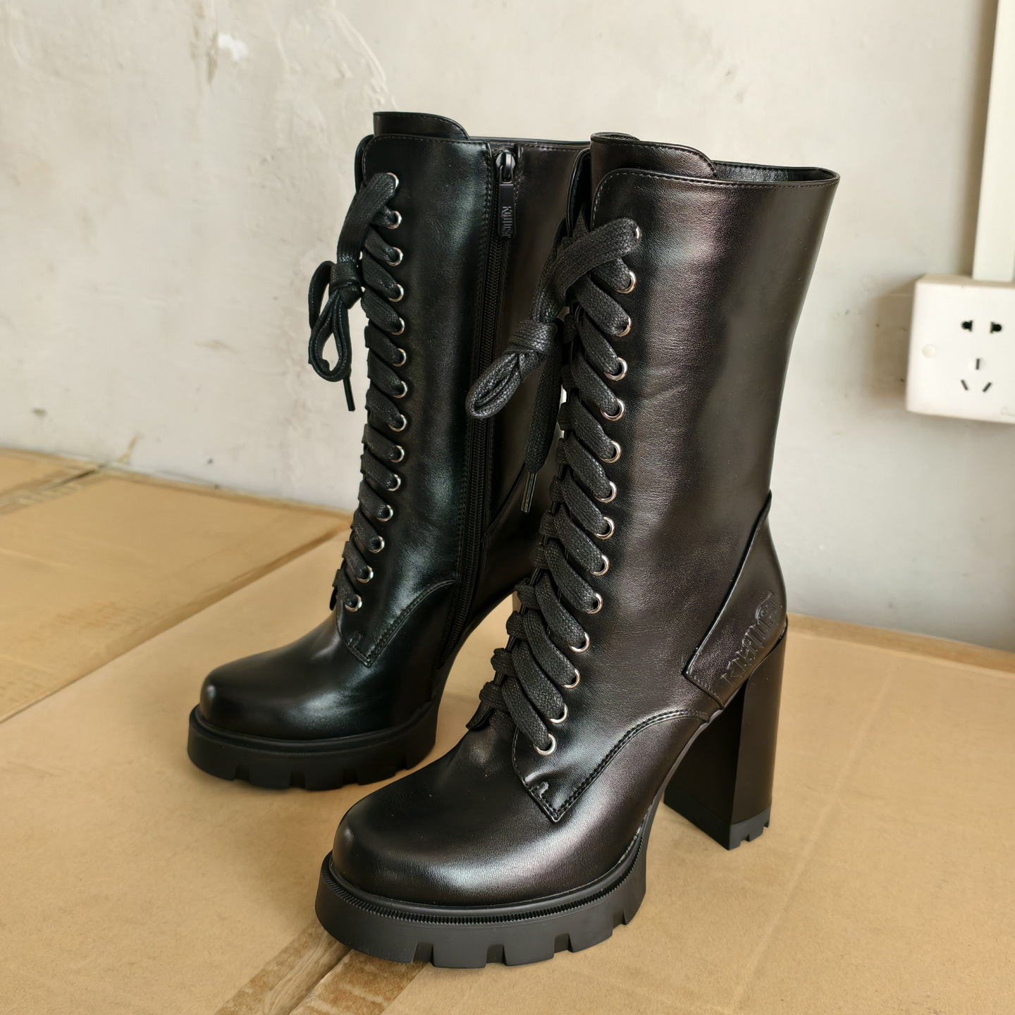 外贸英国单高跟靴圆头防水台防滑粗跟侧拉链中筒靴性感魅力时装靴