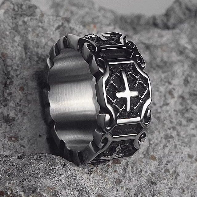 PUNK STYLE EUROPEAN AND AMERICAN PERSONALITY HIGH-END SENSE TITANIUM STEEL HIPSTER RING MENS RETRO DOMINEERING FASHION SINGLE INDEX RING