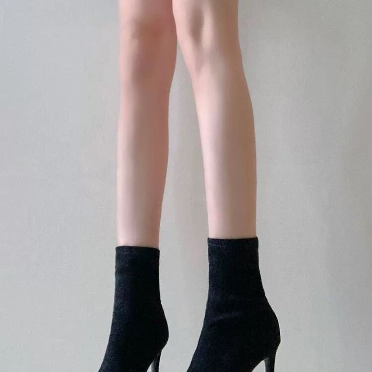 高跟短靴女2025秋冬新款瘦瘦靴细跟尖头黑色百搭绒面中筒弹力袜靴