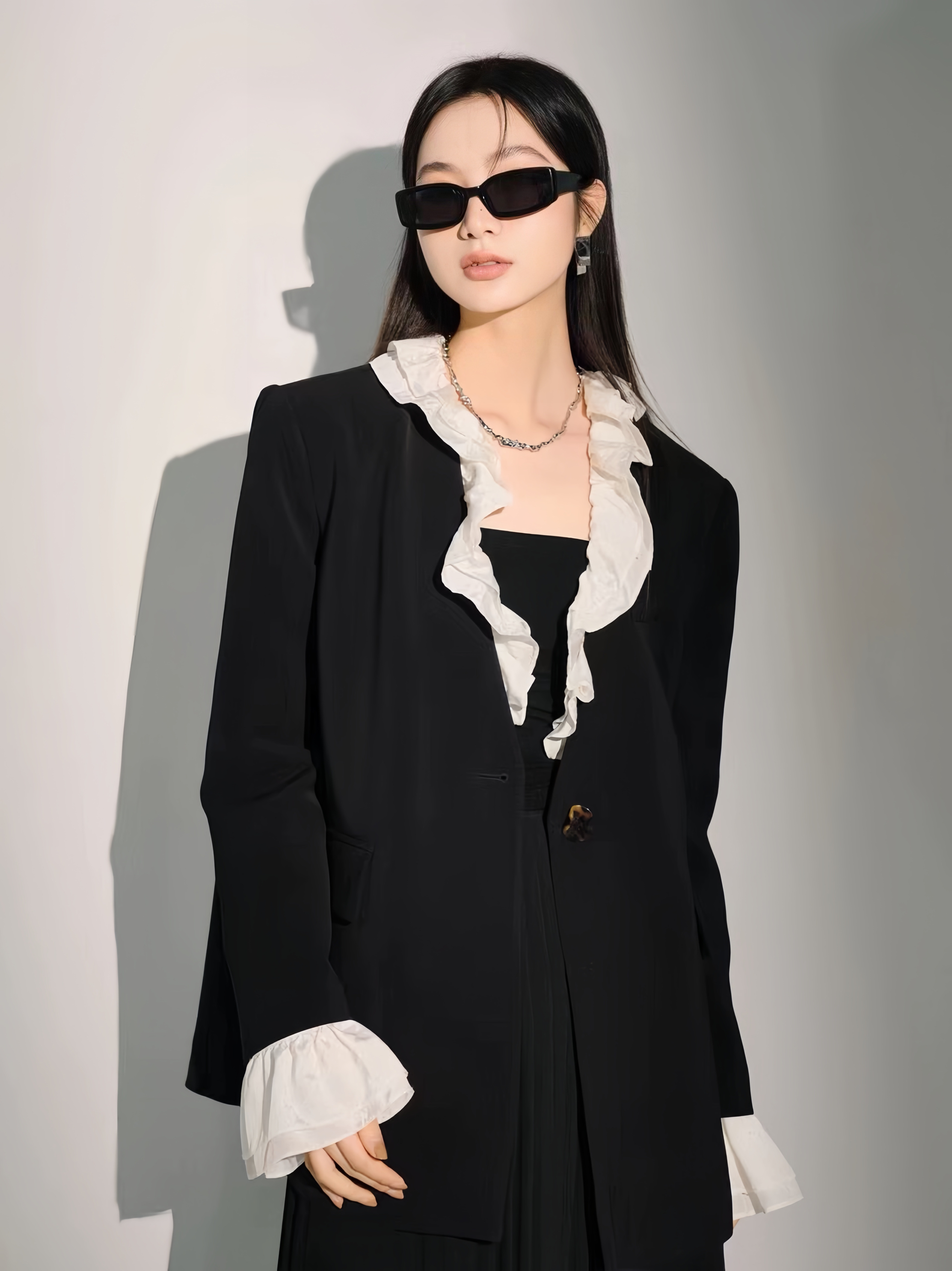 25秋冬/时髦高级感木耳边西装大码女装宽松黑色西服外套