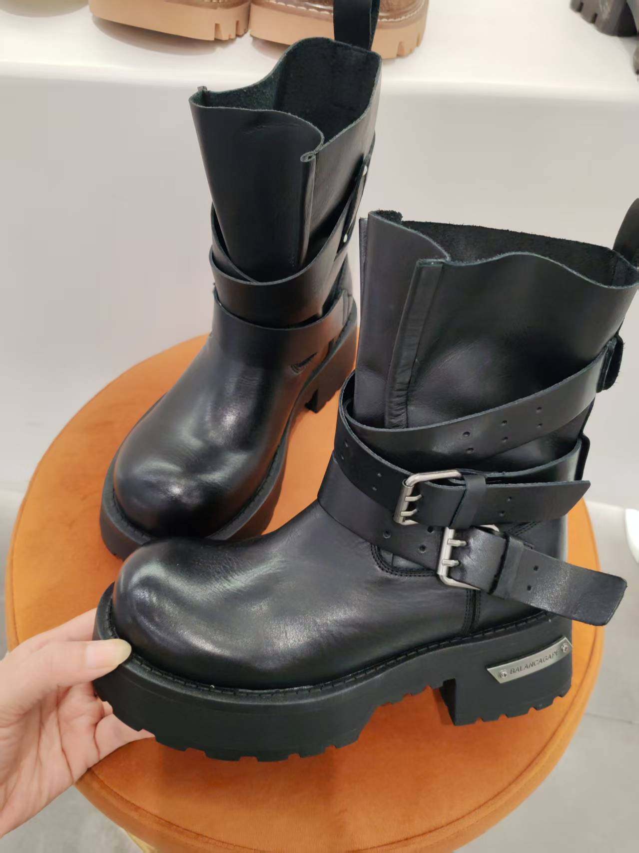 欧洲站厚底粗跟真皮套筒短靴马丁靴2025秋冬新款休闲百搭潮女鞋,女鞋,时装靴,淘宝优惠券,粉丝福利购,淘宝优惠卷