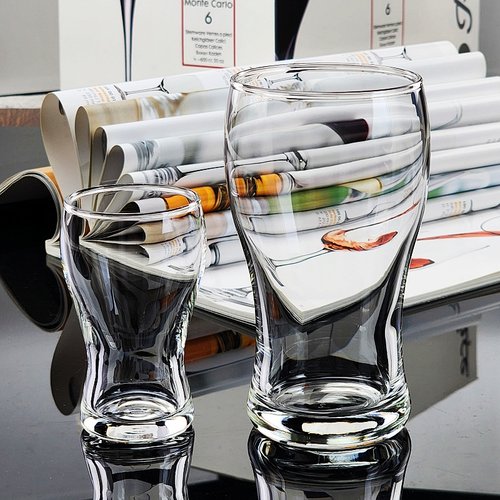 玻璃德国小麦啤酒杯子餐厅