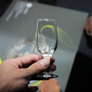 品酒师专用高脚水晶玻璃白酒杯品鉴酒杯品酒杯烈酒杯地杯闻香酒杯