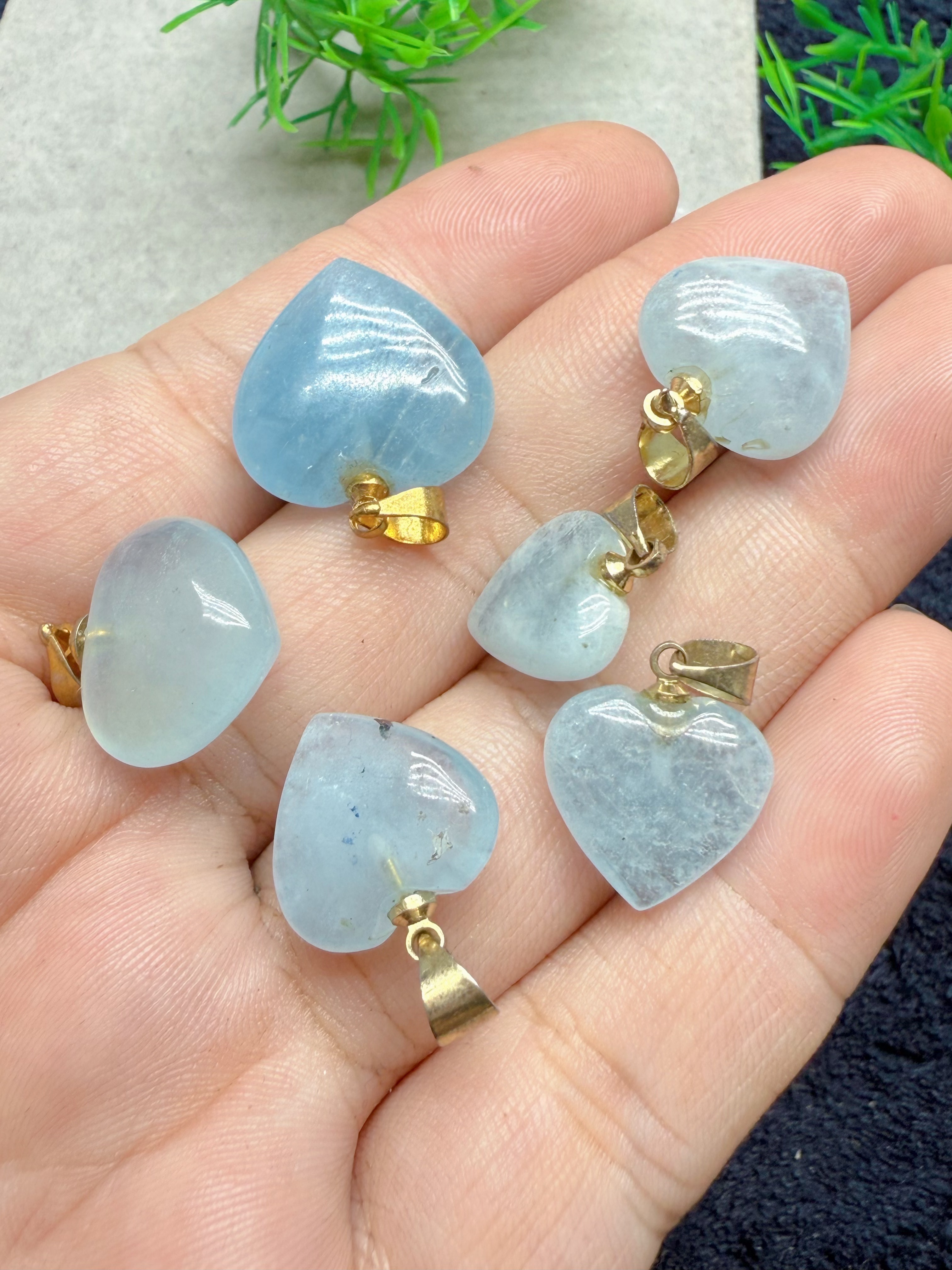 天然海蓝宝爱心吊坠爱心形石头摆件小号吊坠女士生日礼物