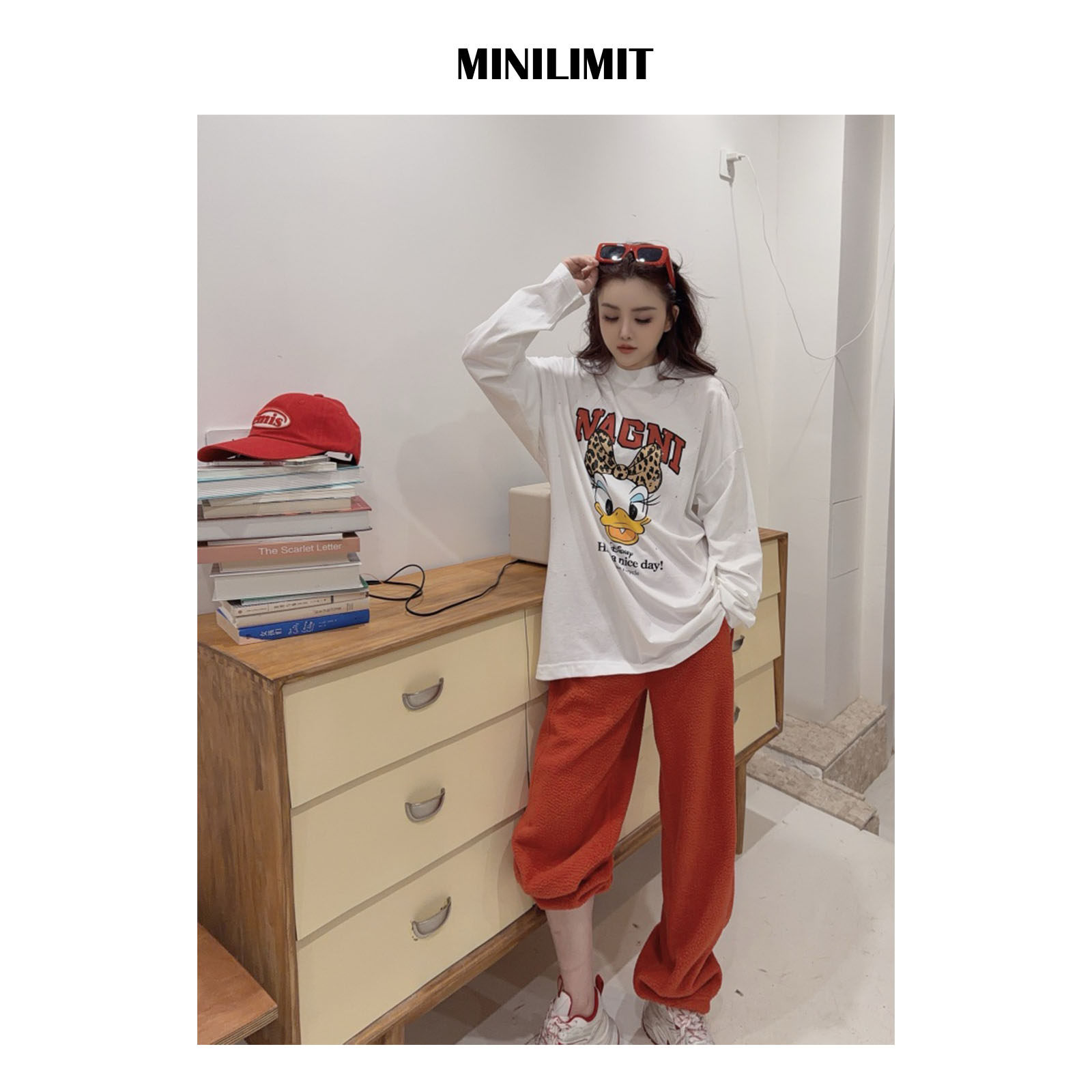 DY783【黑标】定制烫钻唐老鸭卡通印花T恤轻奢云朵上衣MINILIMIT