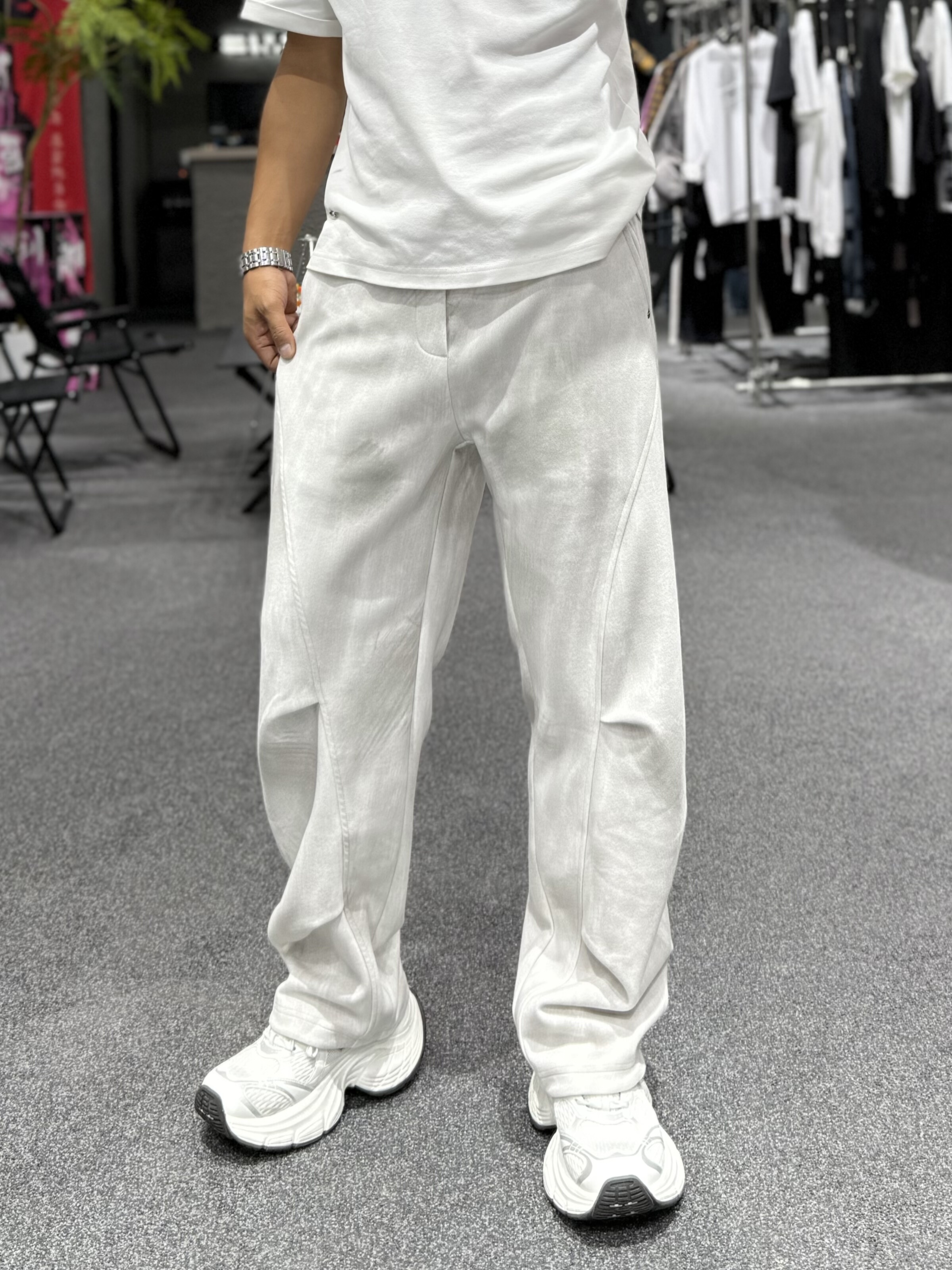 实体店高街宽松擦色直筒休闲卫裤