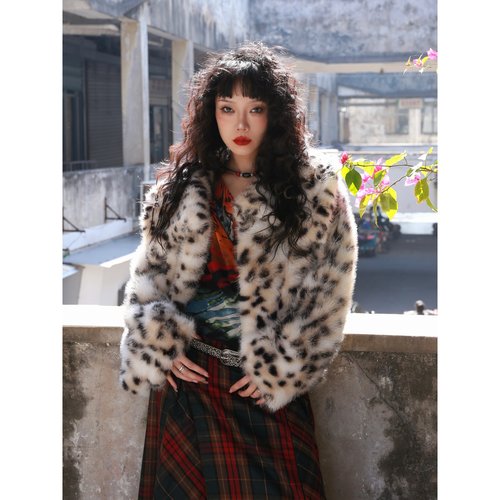 畔喜鱼一 复古豹纹毛绒保暖外套宽松小众短款环保皮草外套冬