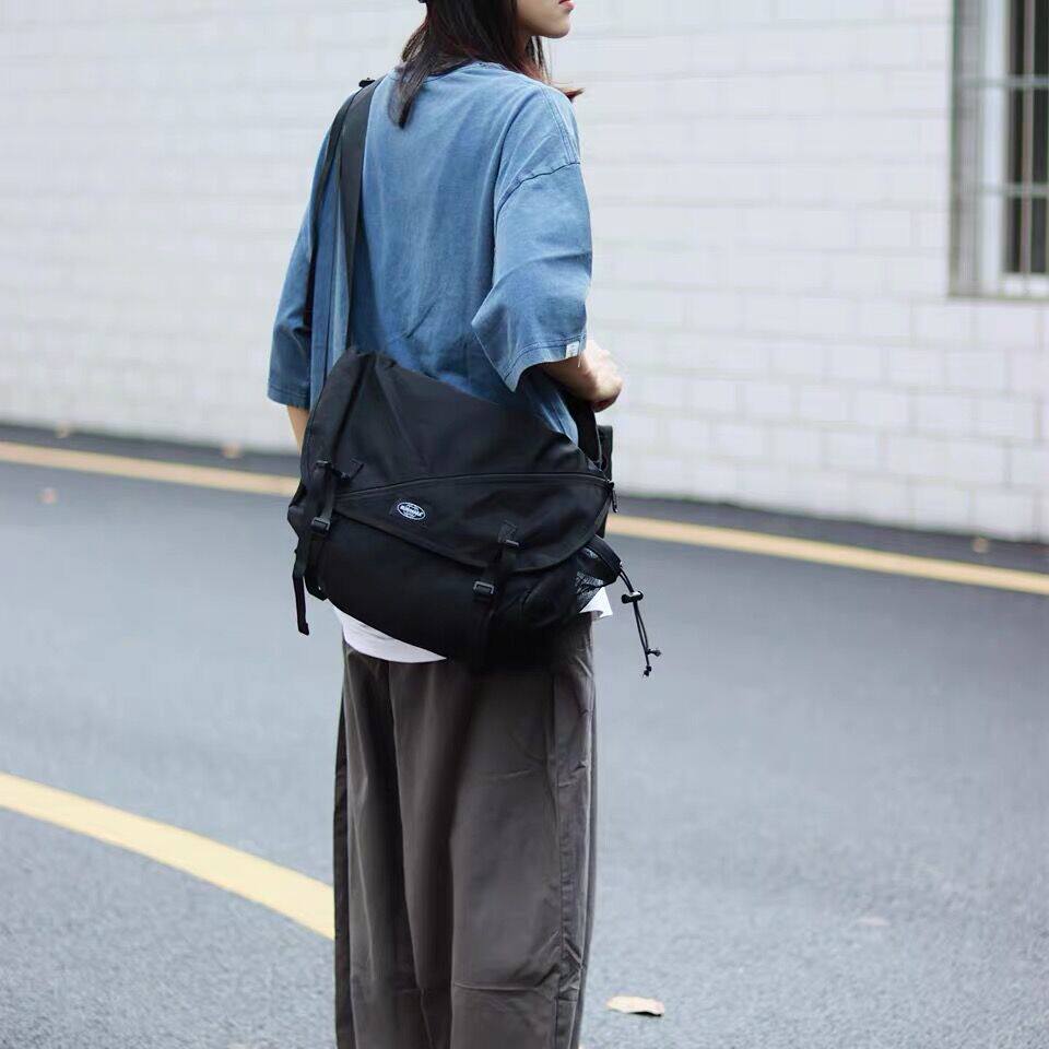 日系工装斜挎包包女大容量机能潮牌单肩包时尚潮流邮差包男士背包