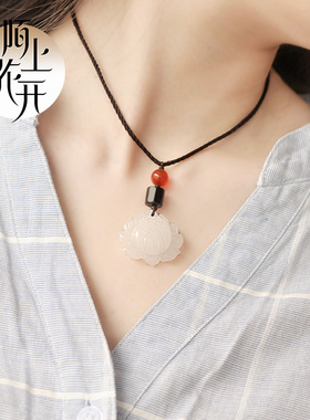 天然阿富汗白玉石锁骨吊坠女