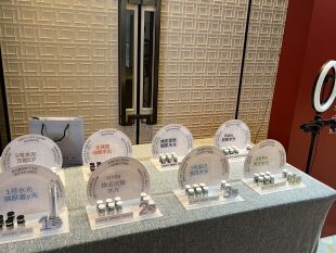 美容院医美水光立牌桌面产品展示台牌陈列架专柜直播间产品展示台