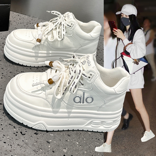 真皮高帮小白鞋女2025新款百搭秋冬加绒系带厚底松糕运动休闲板鞋